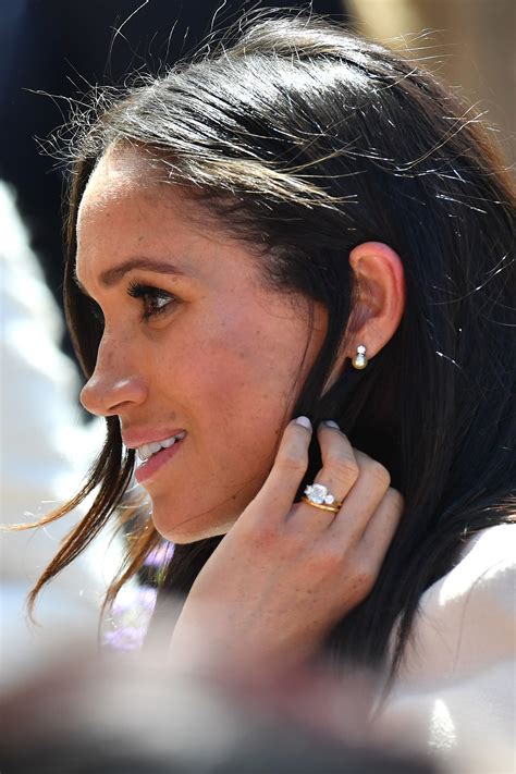 meghan markle earrings today